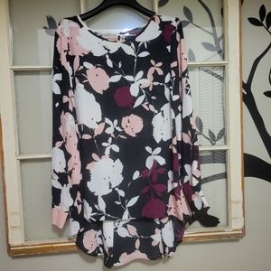 2/$30 🍄 Vince Camuto Long Sleeve Blouse